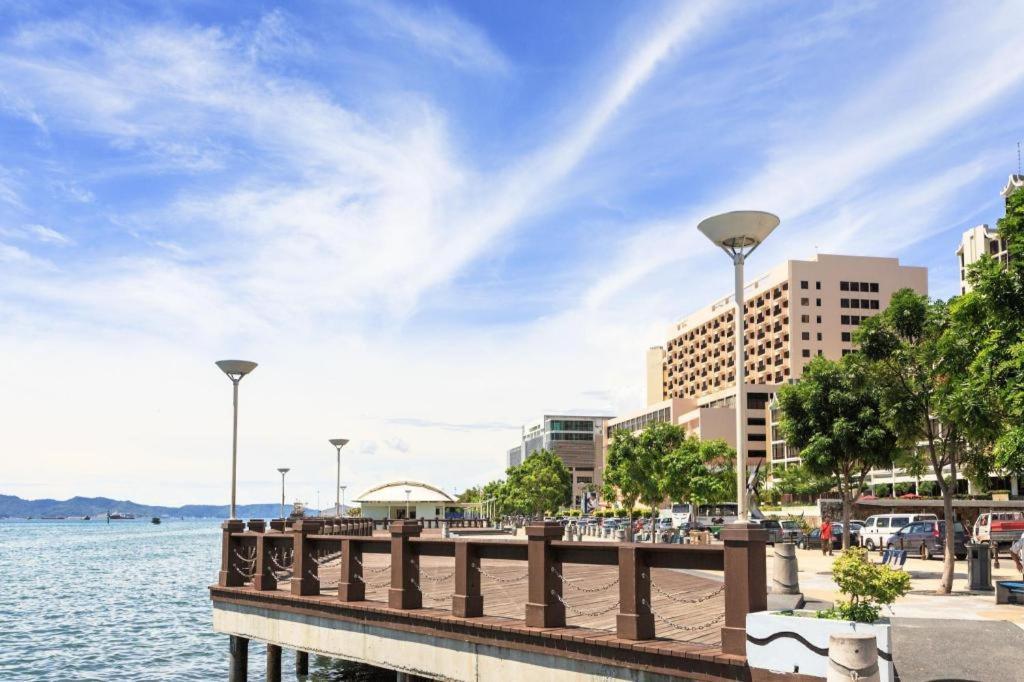 Unic Hotel Кота-Кинабалу Экстерьер фото