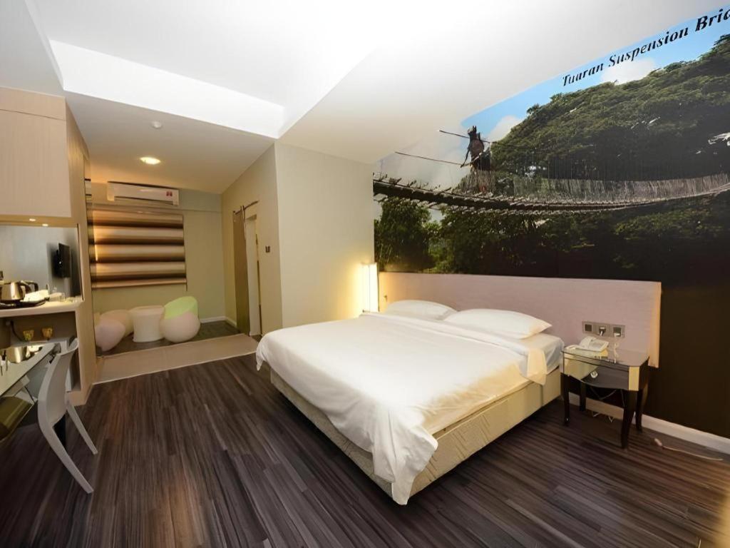 Unic Hotel Кота-Кинабалу Экстерьер фото