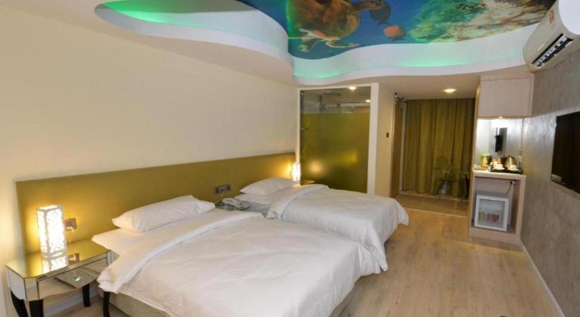 Unic Hotel Кота-Кинабалу Экстерьер фото