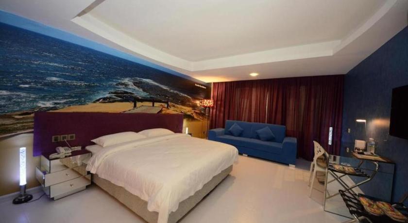 Unic Hotel Кота-Кинабалу Экстерьер фото