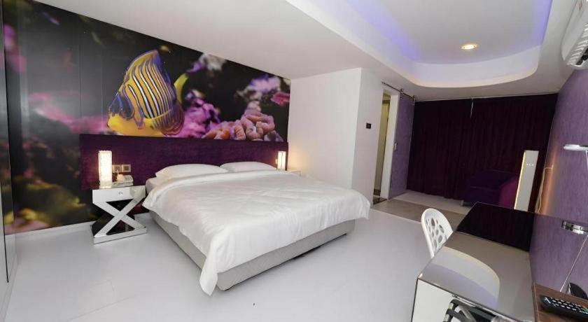 Unic Hotel Кота-Кинабалу Экстерьер фото